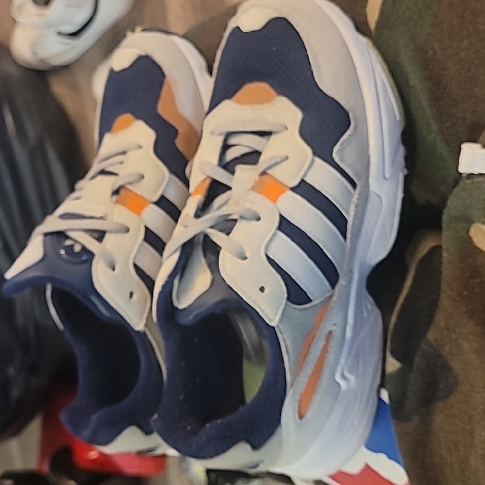 Adidas sneakers sz us 5 fit women 7
